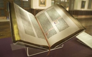 800px-Gutenberg_Bible_Lenox_Copy_New_York_Public_Library_2009._Pic_01